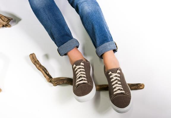 Sneakers Low Scout Hazelnoot Bruin from Shop Like You Give a Damn